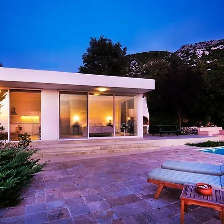 White Villa Islamlar (Mediterranean)