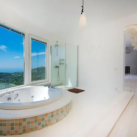 Villa White